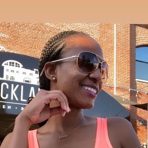 Meet your Posher, Tena